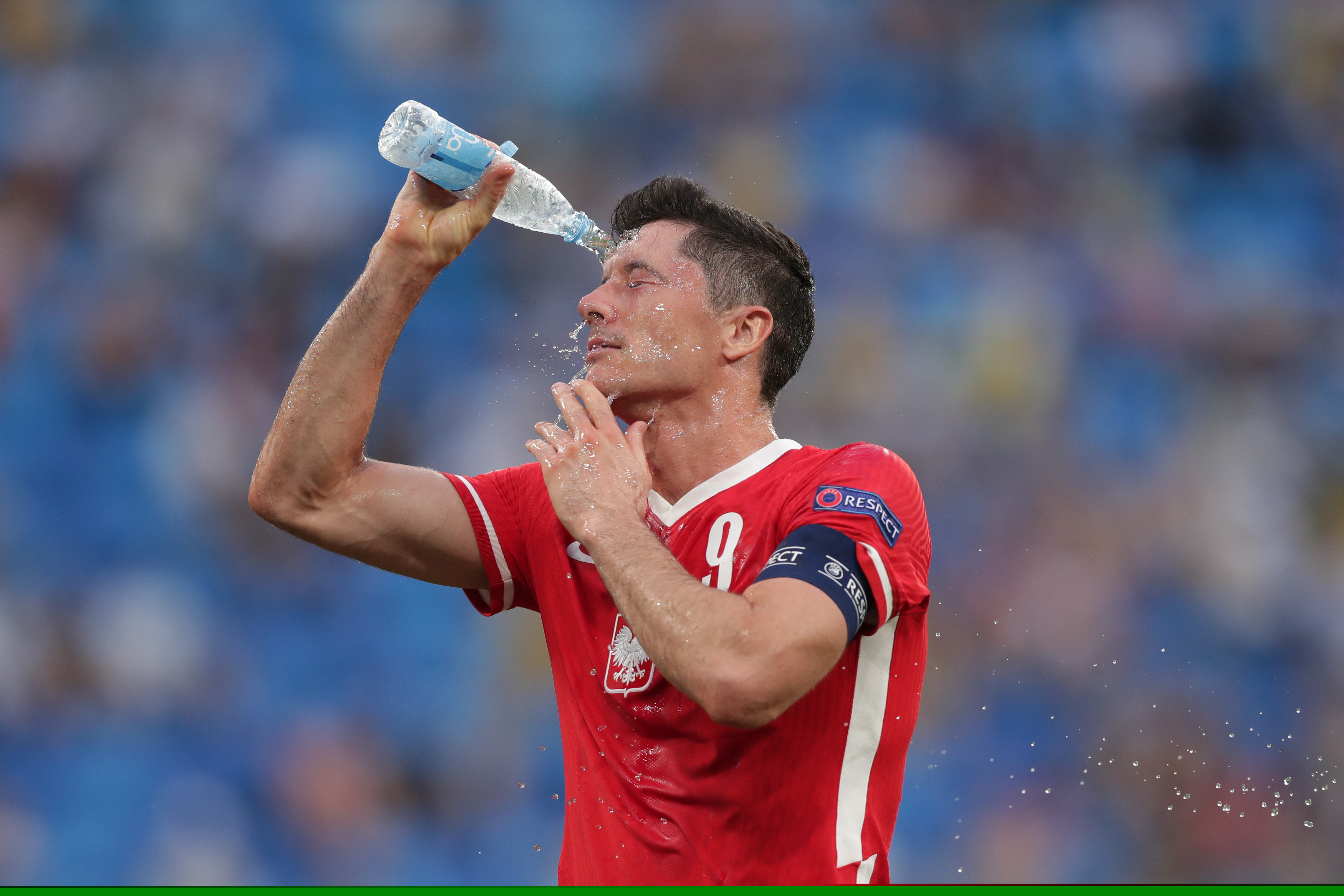 浓眉手伤传不动刀将缺阵数周，曝常规赛恐报销让球星本人发文驳斥