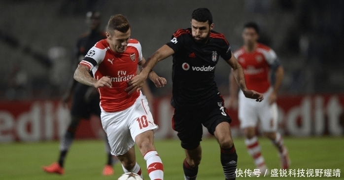 《生化危机》发布圣诞贺图：格蕾丝烈焰红唇很性感！