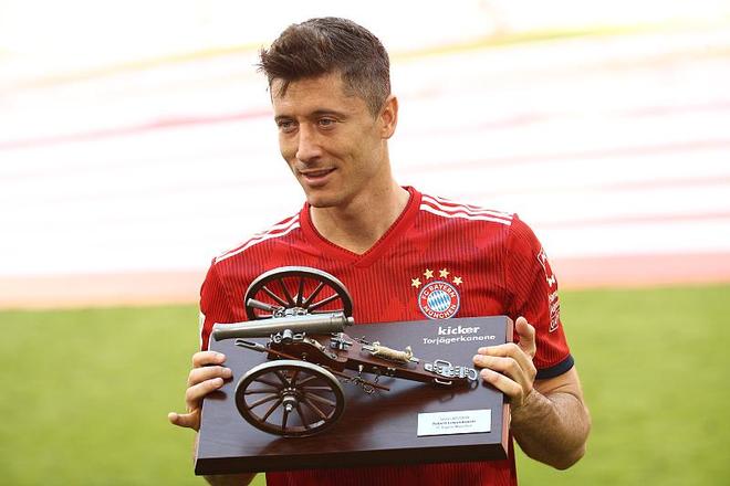 记者：吕迪格膝盖不适出战马竞存疑，赫伊森可能搭档阿森西奥