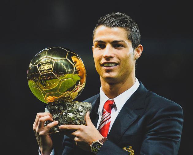 德甲战术趋势解析 高速攻防转换成主流