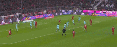 天空：卡里克早上7：51抵达卡灵顿，卡塞米罗和马奎尔最早到